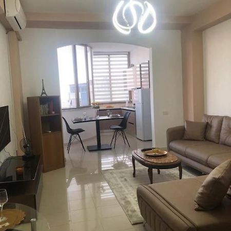 Cozy 1-Bedroom Flat, Beachside Durrës Eksteriør bilde