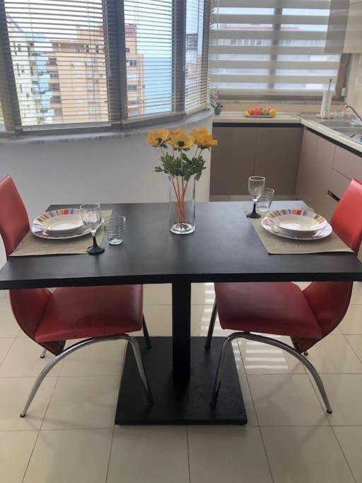 Cozy 1-Bedroom Flat, Beachside Durrës Eksteriør bilde