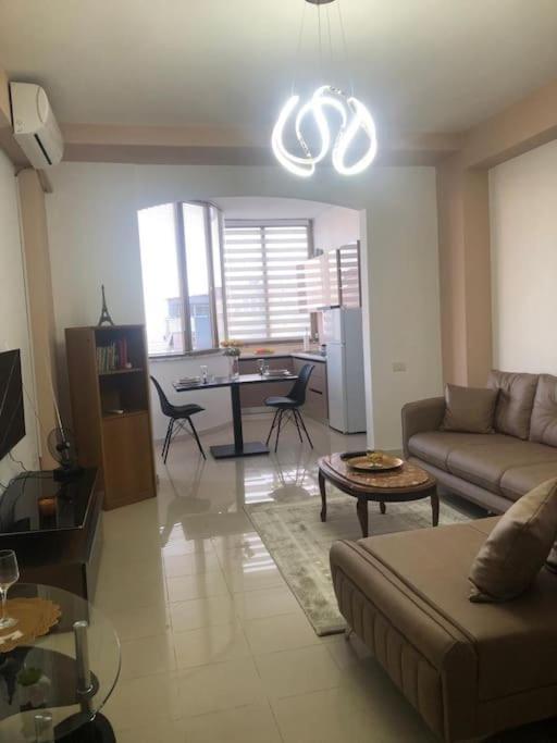 Cozy 1-Bedroom Flat, Beachside Durrës Eksteriør bilde