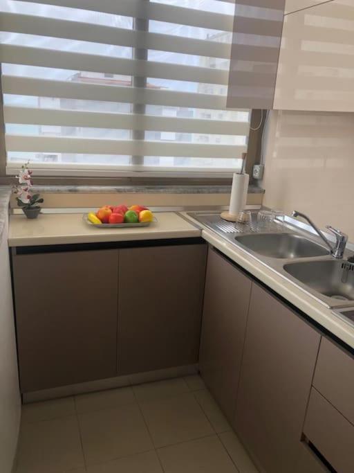Cozy 1-Bedroom Flat, Beachside Durrës Eksteriør bilde